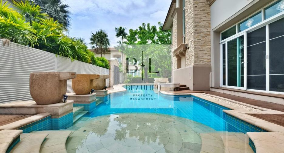 For sale 4 bedrooms house in Bang Kapi, Bangkok