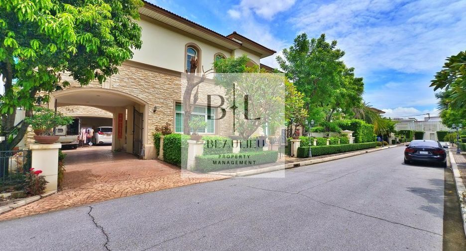 For sale 4 bedrooms house in Bang Kapi, Bangkok