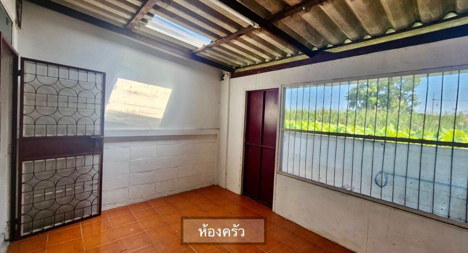 For sale 2 bedrooms townhouse in Mueang Chachoengsao, Chachoengsao