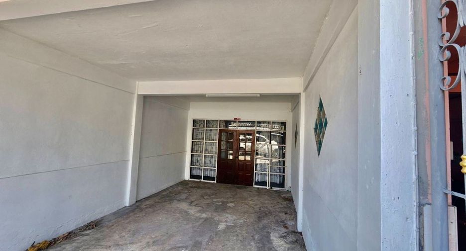 For sale 2 bedrooms townhouse in Mueang Chachoengsao, Chachoengsao