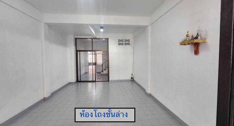 For sale 2 bedrooms townhouse in Mueang Chachoengsao, Chachoengsao