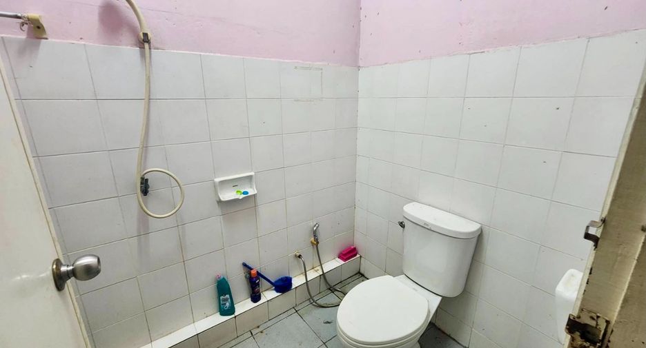 For sale 2 bedrooms townhouse in Mueang Chachoengsao, Chachoengsao