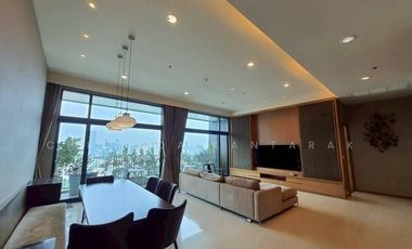 Condo en alquiler y en venta de 4 habitaciones en Yan Nawa, Bangkok