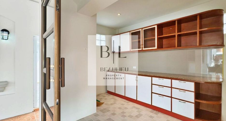Casa en venta de 3 habitaciones en Bang Lamung, Chonburi
