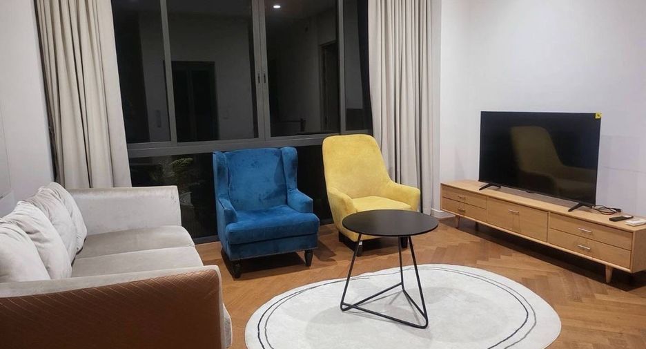 For rent 4 bedrooms townhouse in Wang Thonglang, Bangkok
