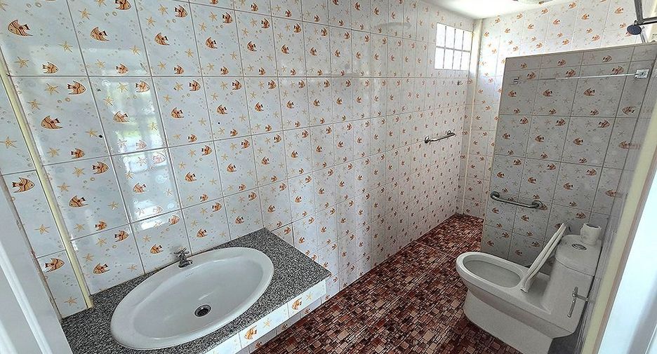 For sale 5 bedrooms house in Mueang Chiang Mai, Chiang Mai
