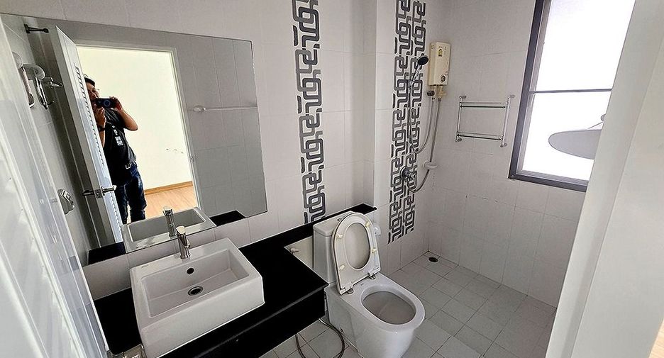 For sale 5 bedrooms house in Mueang Chiang Mai, Chiang Mai