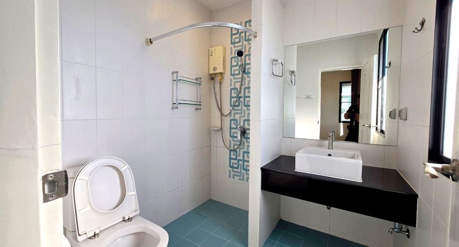 For sale 5 bedrooms house in Mueang Chiang Mai, Chiang Mai