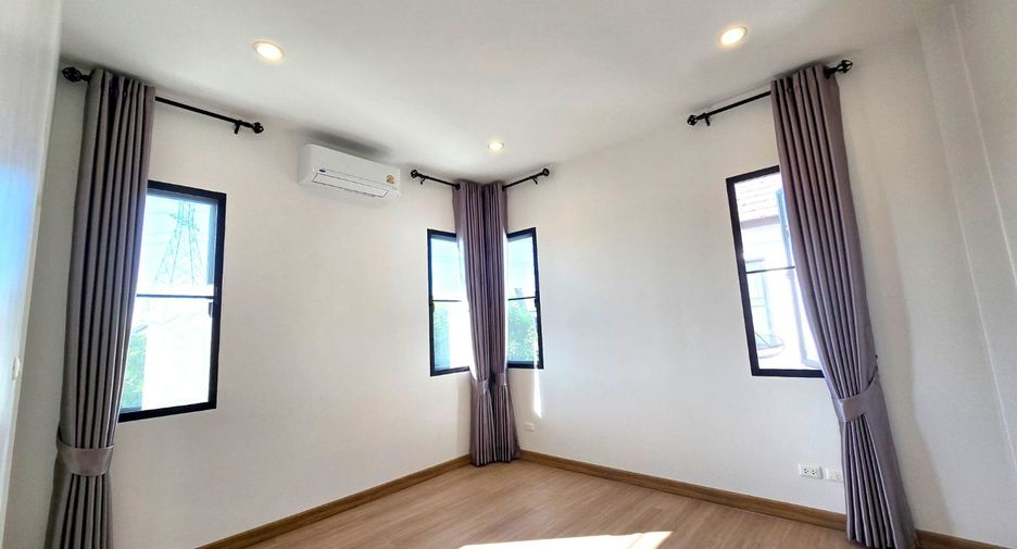 For sale 5 bedrooms house in Mueang Chiang Mai, Chiang Mai