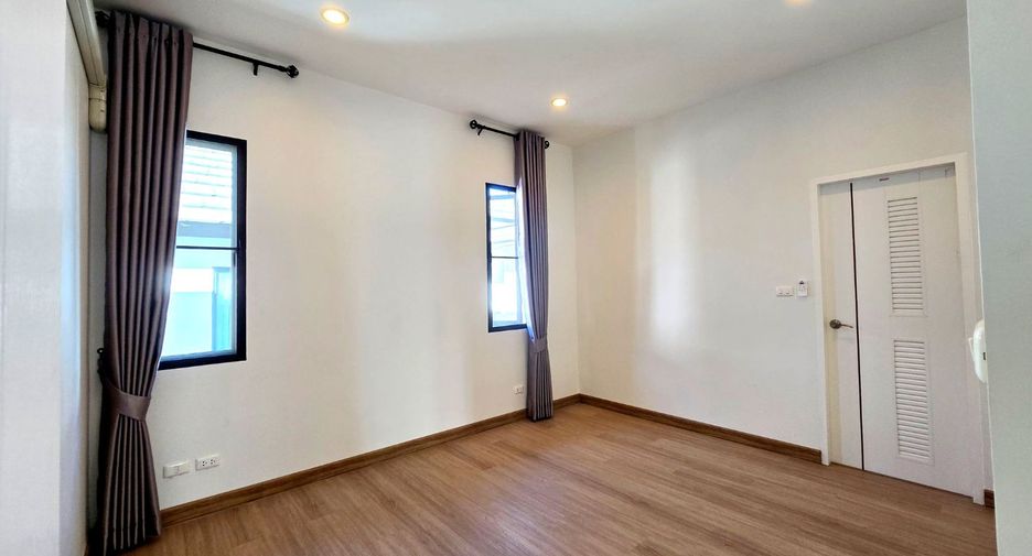For sale 5 bedrooms house in Mueang Chiang Mai, Chiang Mai