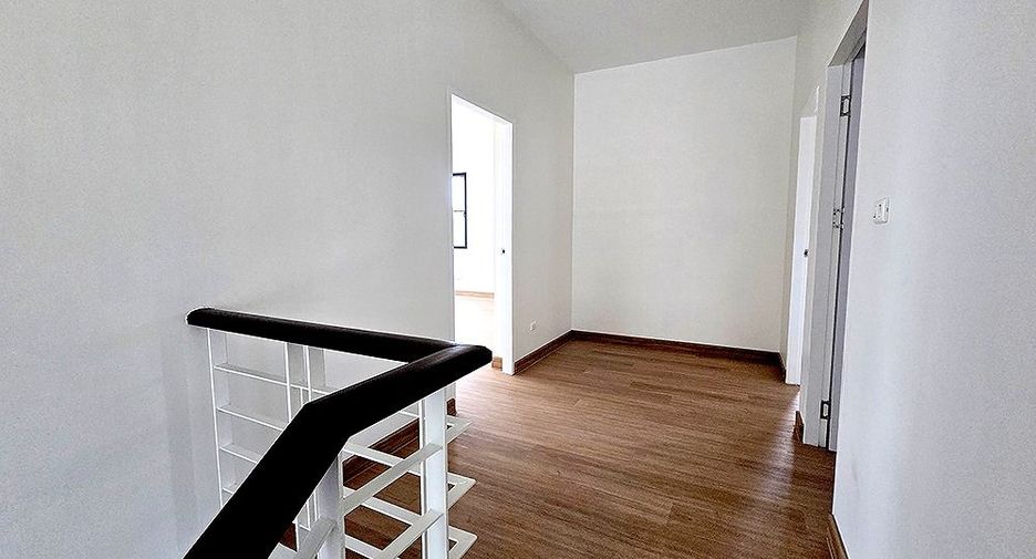 For sale 5 bedrooms house in Mueang Chiang Mai, Chiang Mai