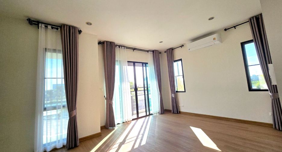For sale 5 bedrooms house in Mueang Chiang Mai, Chiang Mai