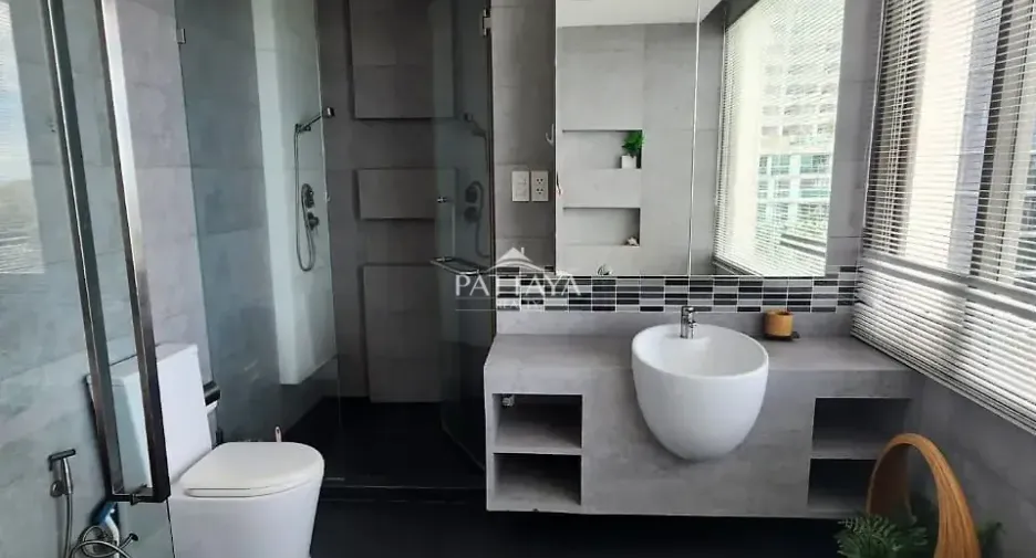 For rent 2 bedrooms condo in Bang Lamung, Chonburi