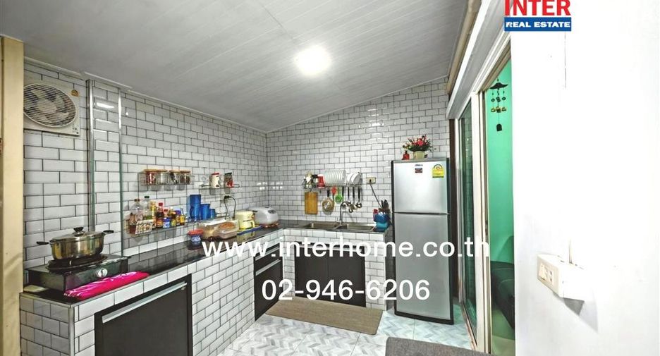 À vendre 3 chambres maison de ville à Mueang Nakhon Pathom, Nakhon Pathom