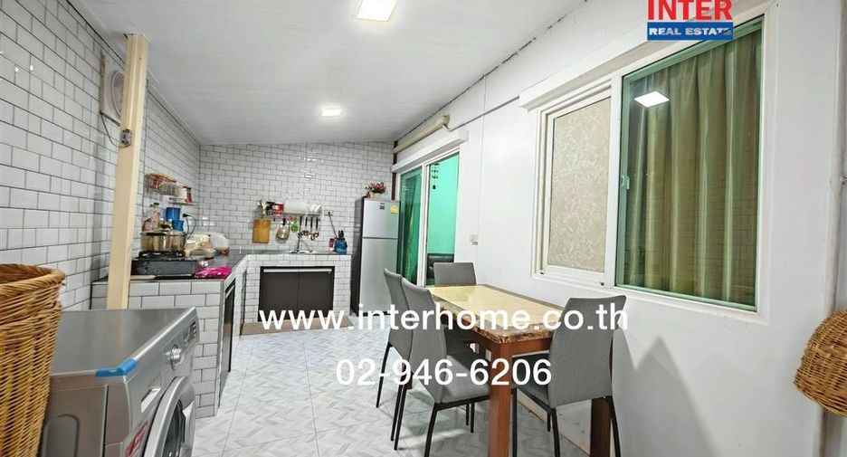 À vendre 3 chambres maison de ville à Mueang Nakhon Pathom, Nakhon Pathom
