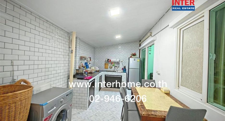À vendre 3 chambres maison de ville à Mueang Nakhon Pathom, Nakhon Pathom