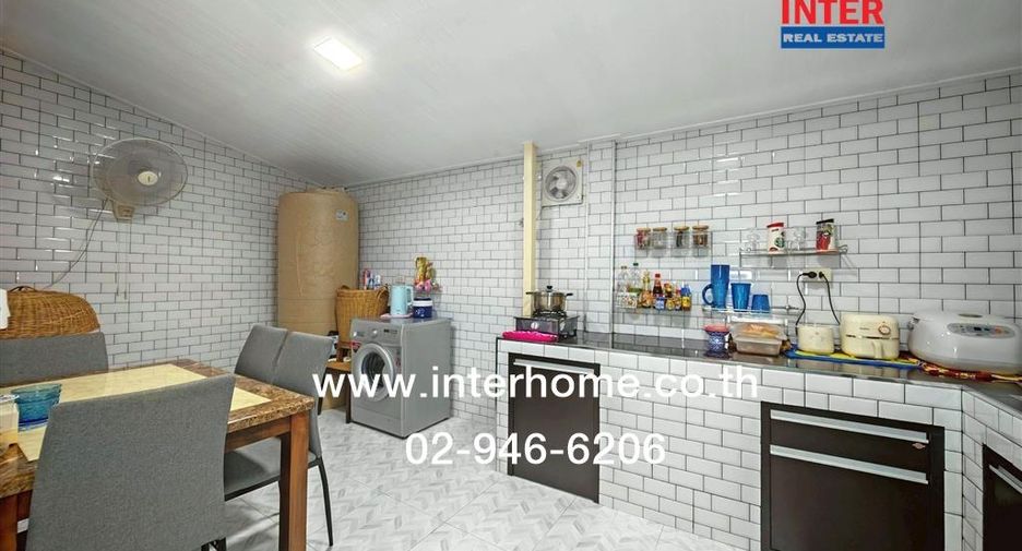 À vendre 3 chambres maison de ville à Mueang Nakhon Pathom, Nakhon Pathom