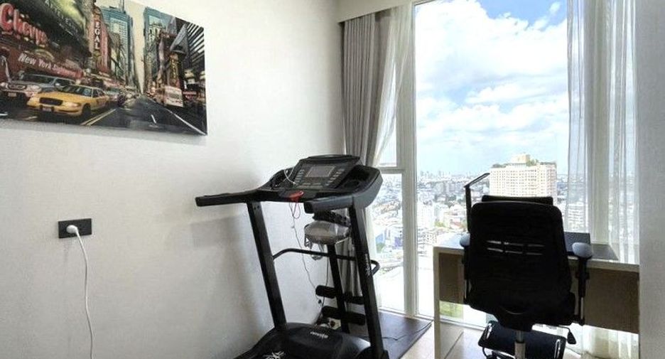 For sale 2 ベッドルーム condo in Khlong Toei, Bangkok
