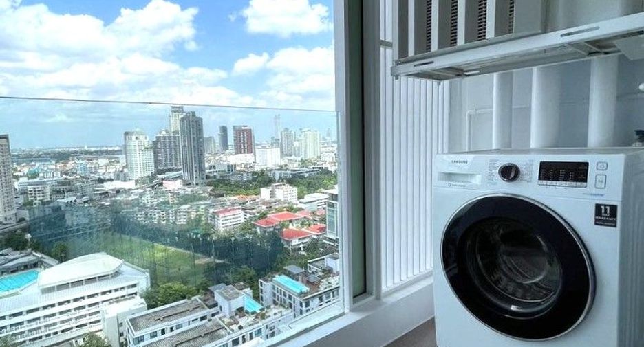 For sale 2 ベッドルーム condo in Khlong Toei, Bangkok
