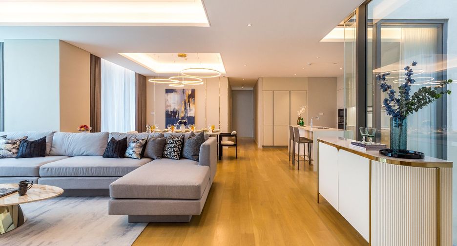 For sale 2 bedrooms condo in Pathum Wan, Bangkok