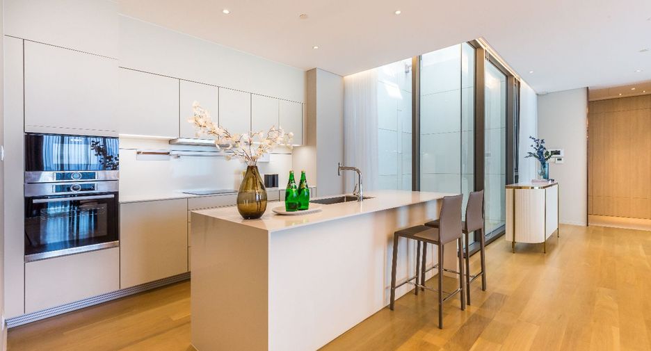 For sale 2 bedrooms condo in Pathum Wan, Bangkok