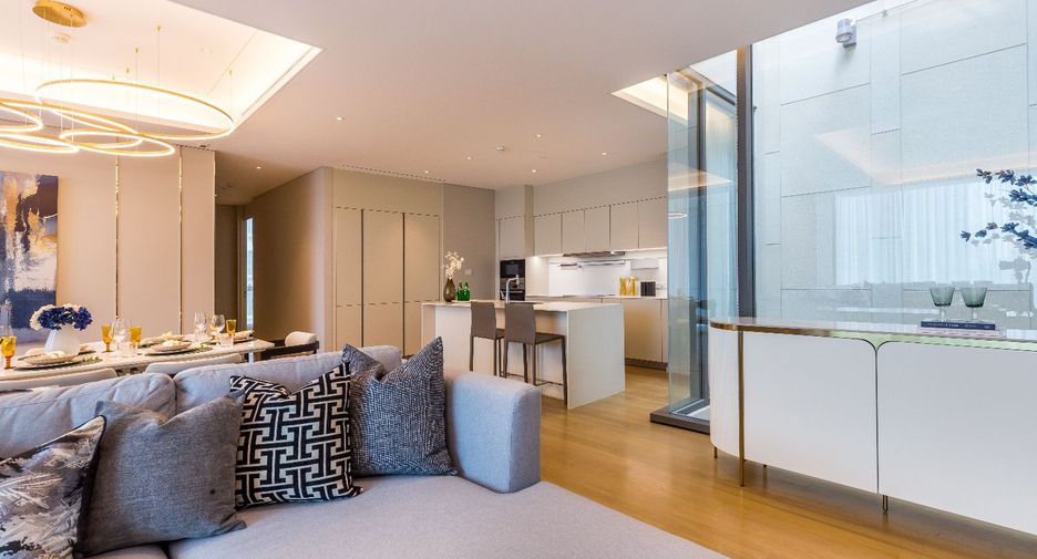 For sale 2 bedrooms condo in Pathum Wan, Bangkok