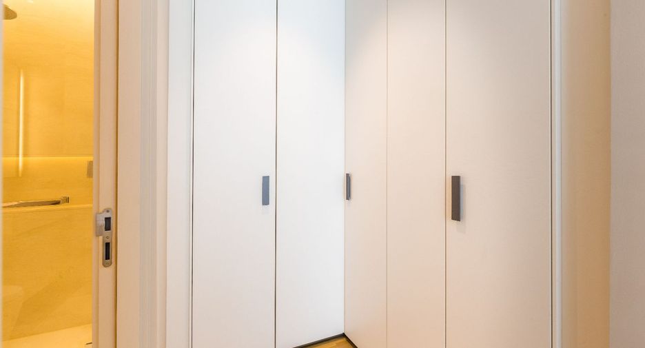 For sale 2 bedrooms condo in Pathum Wan, Bangkok