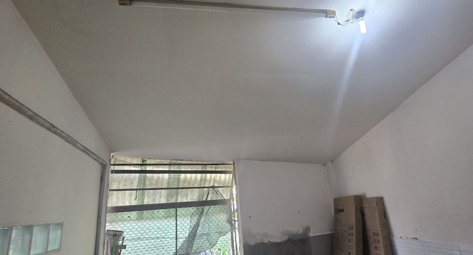 Casa en venta de 3 habitaciones en Ban Bueng, Chonburi