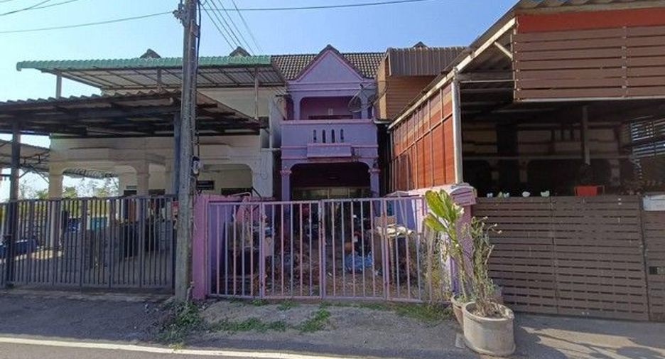 À vendre 2 chambres maison de ville à Chae Hom, Lampang