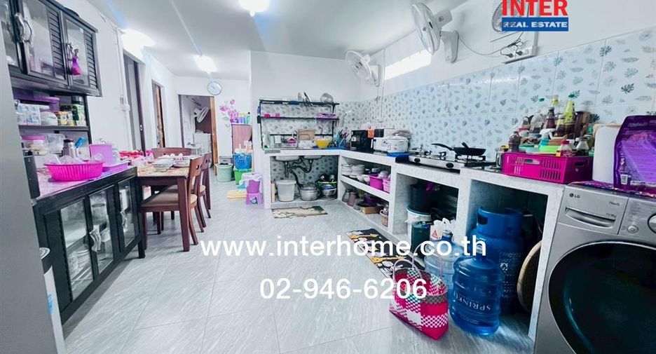 For sale 4 bedrooms townhouse in Bang Phli, Samut Prakan