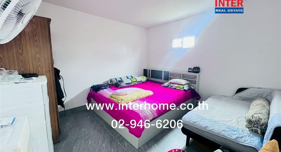 For sale 4 bedrooms townhouse in Bang Phli, Samut Prakan