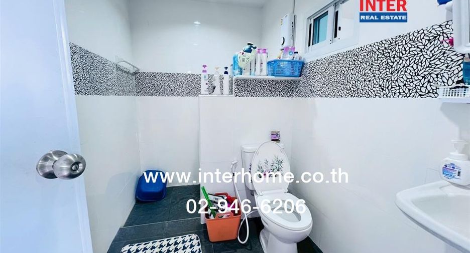 For sale 4 bedrooms townhouse in Bang Phli, Samut Prakan