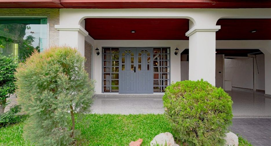 For rent そして for sale 6 ベッドルーム house in Phra Khanong, Bangkok