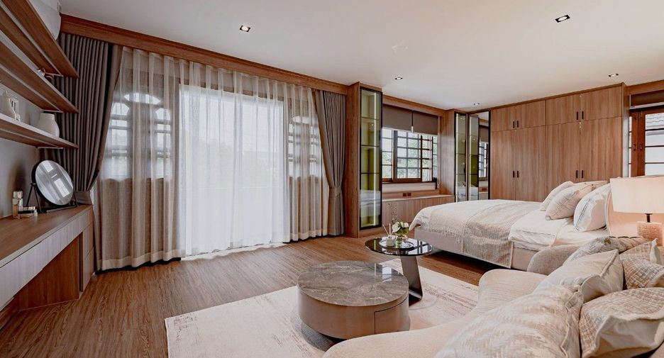 For rent そして for sale 6 ベッドルーム house in Phra Khanong, Bangkok