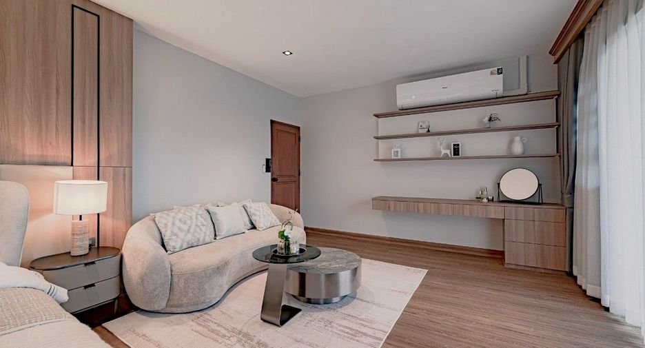 For rent そして for sale 6 ベッドルーム house in Phra Khanong, Bangkok