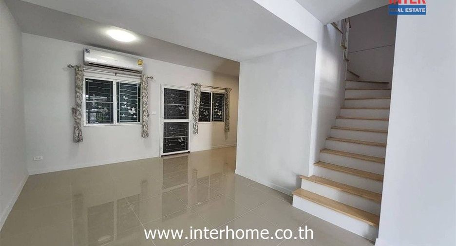 Reihenhaus zum Kauf mit 3 Zimmer in Khlong Sam Wa, Bangkok