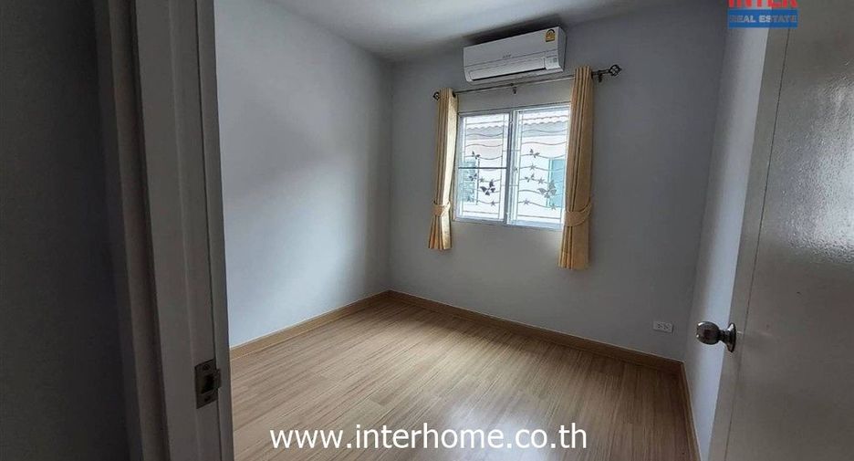 Reihenhaus zum Kauf mit 3 Zimmer in Khlong Sam Wa, Bangkok