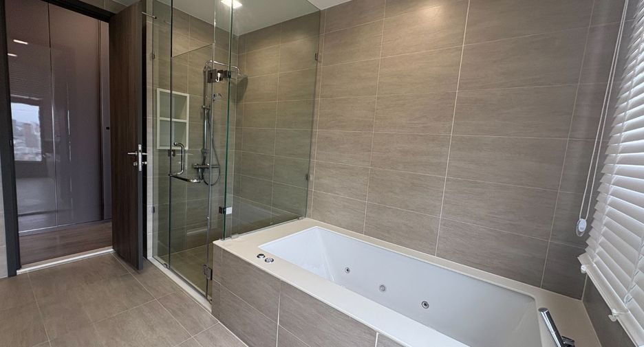 For sale 4 bedrooms condo in Bang Kho Laem, Bangkok