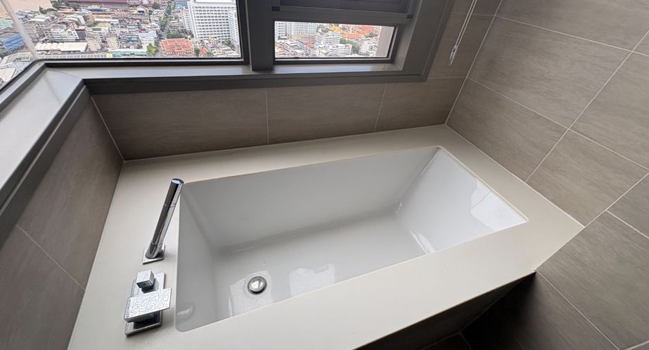 For sale 4 bedrooms condo in Bang Kho Laem, Bangkok