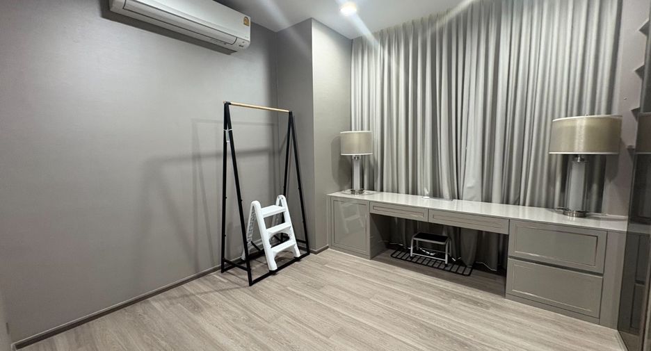 For sale 4 bedrooms condo in Bang Kho Laem, Bangkok