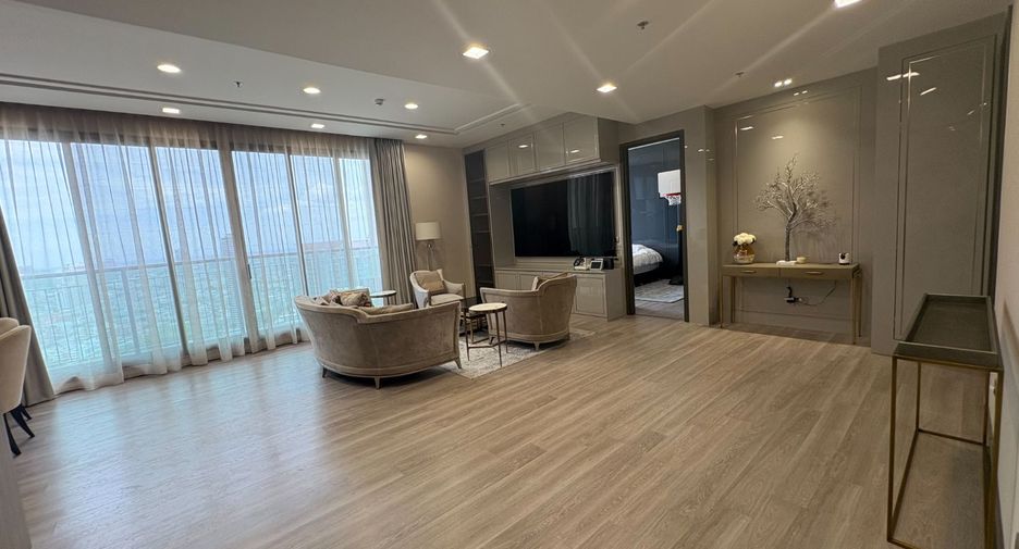 For sale 4 bedrooms condo in Bang Kho Laem, Bangkok