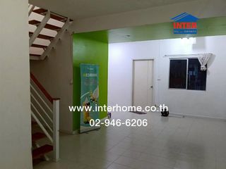 À vendre 3 chambres maison de ville à Sam Phran, Nakhon Pathom