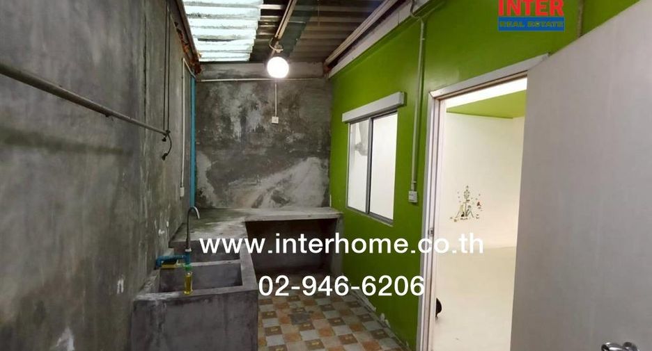 Casa adosada en venta de 3 habitaciones en Sam Phran, Nakhon Pathom
