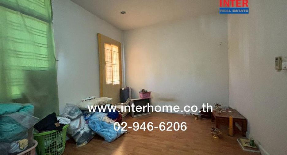For sale 3 bedrooms townhouse in Don Mueang, Bangkok