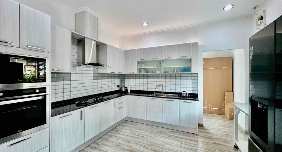 Villa zum Kauf und zur Miete mit 3 Zimmer in Bang Lamung, Chonburi