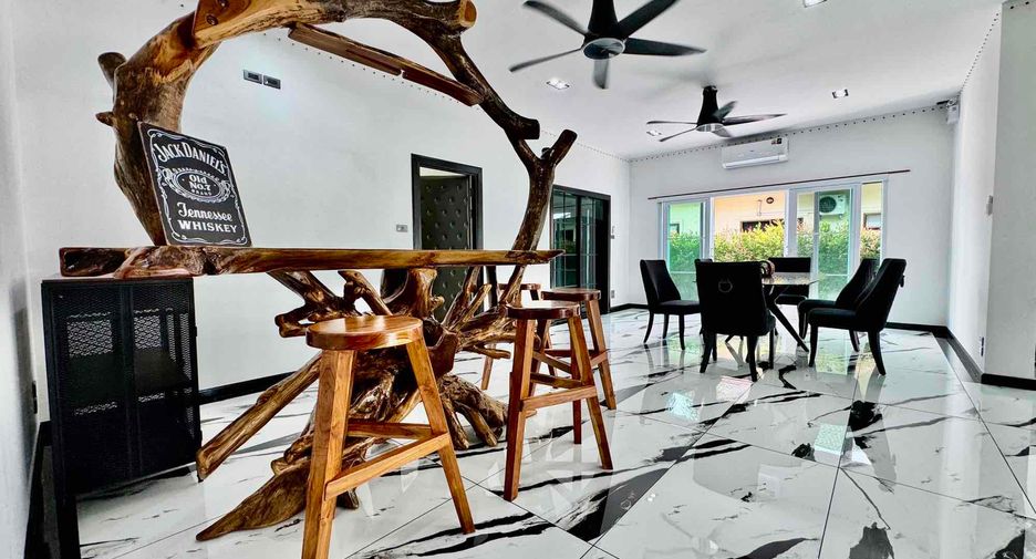 Villa zum Kauf und zur Miete mit 3 Zimmer in Bang Lamung, Chonburi