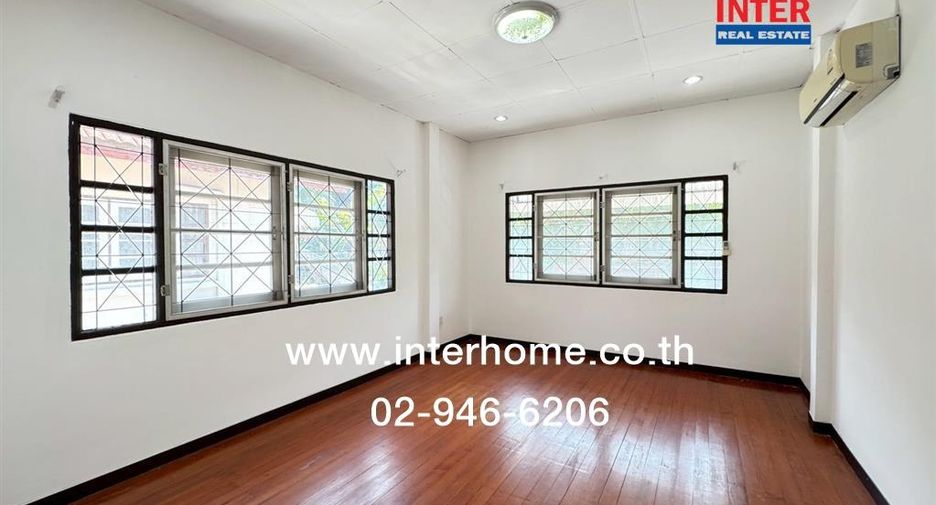 À vendre 3 chambres maison à Pak Kret, Nonthaburi