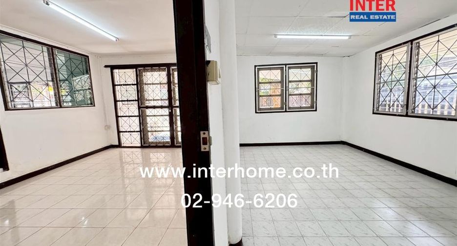À vendre 3 chambres maison à Pak Kret, Nonthaburi