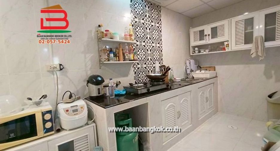 出售 3 卧室 联排别墅 在 Khlong Luang, Pathum Thani