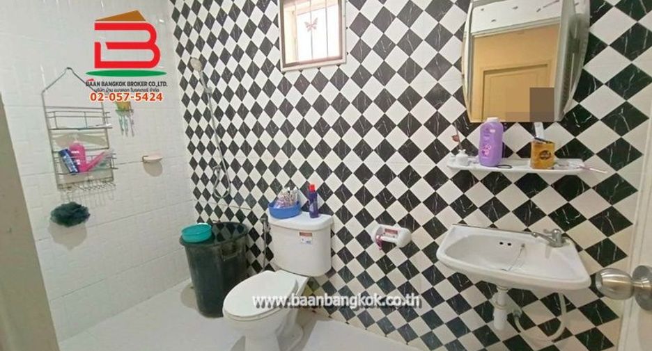 出售 3 卧室 联排别墅 在 Khlong Luang, Pathum Thani
